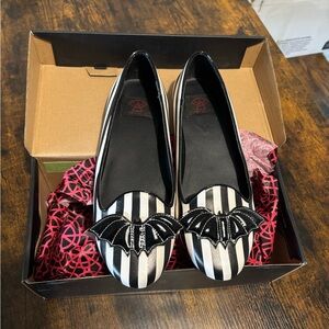 Unique Vintage Lydia Bat Flats